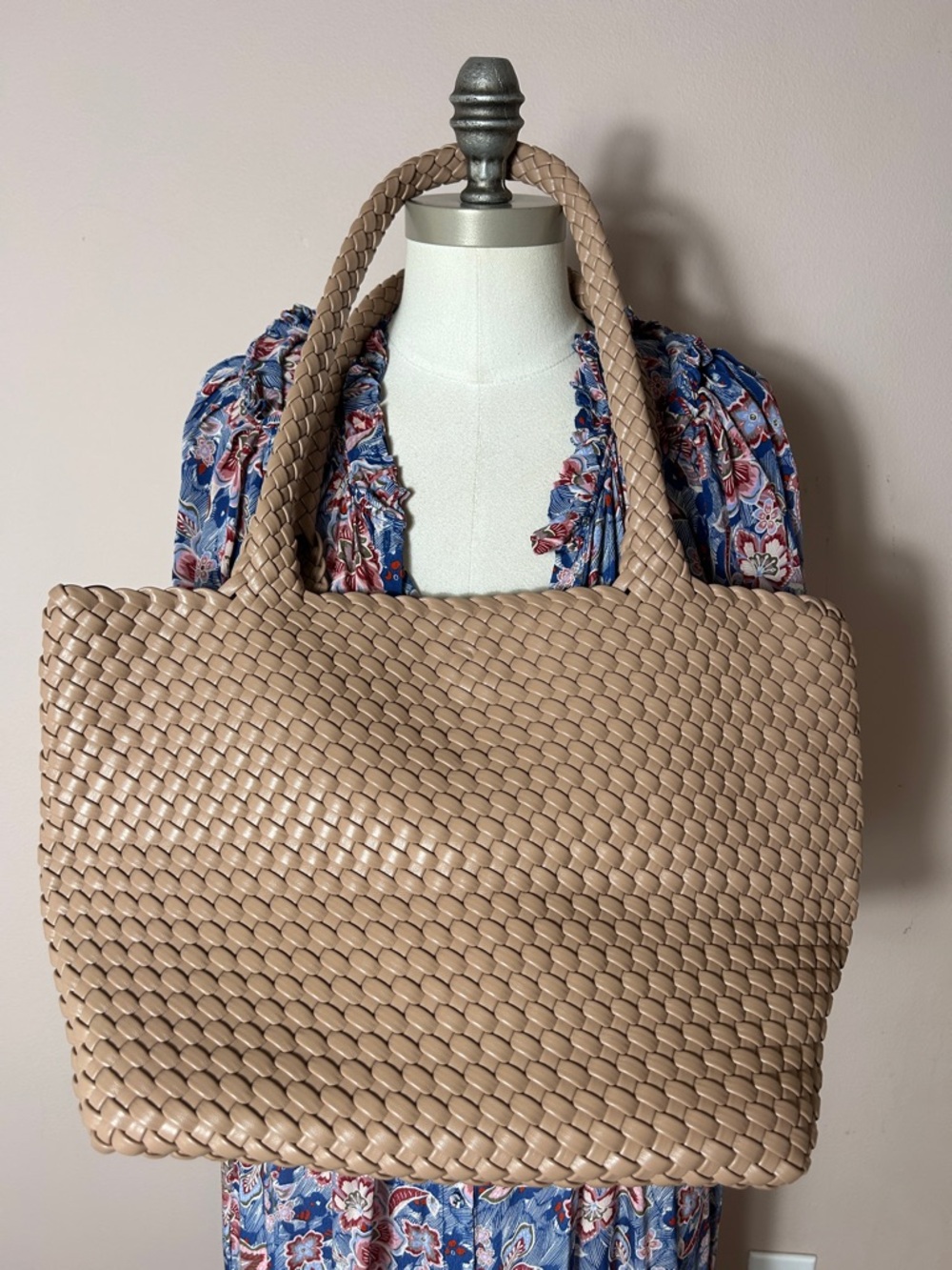 Beige Faux leather Woven Tote Handbag in Taupe mid size sturdy trendy bag - Picture 7 of 16